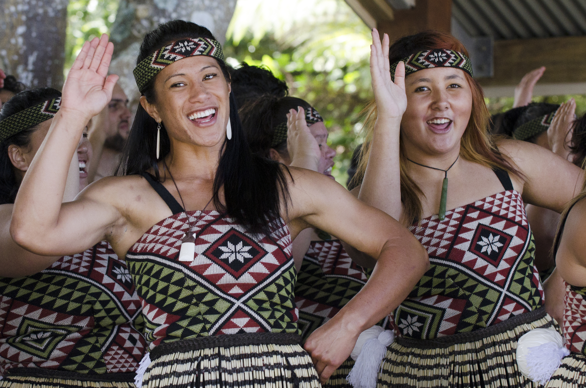 Singend und tanzende Maori-Frauen