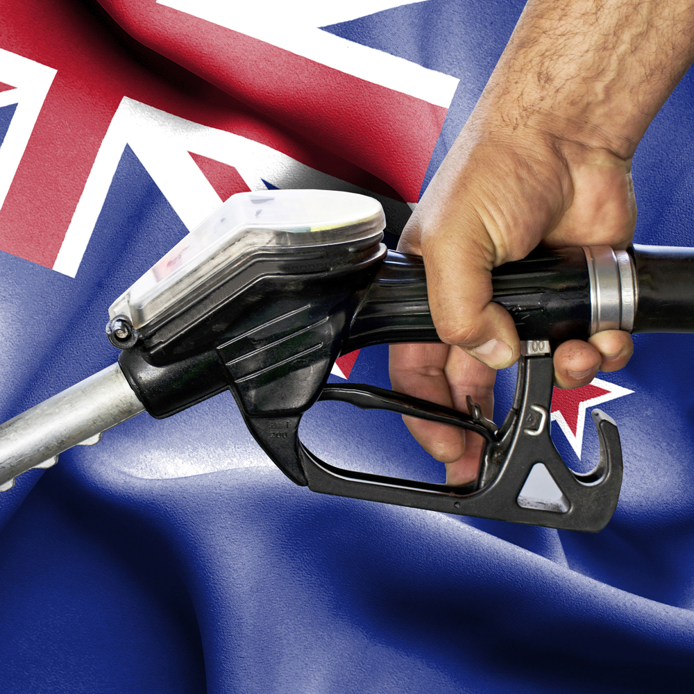Tankstutzen vor neuseeländischer Flagge